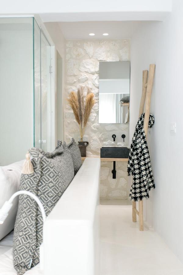 Naxian Aura Suites Naxos City Exteriör bild