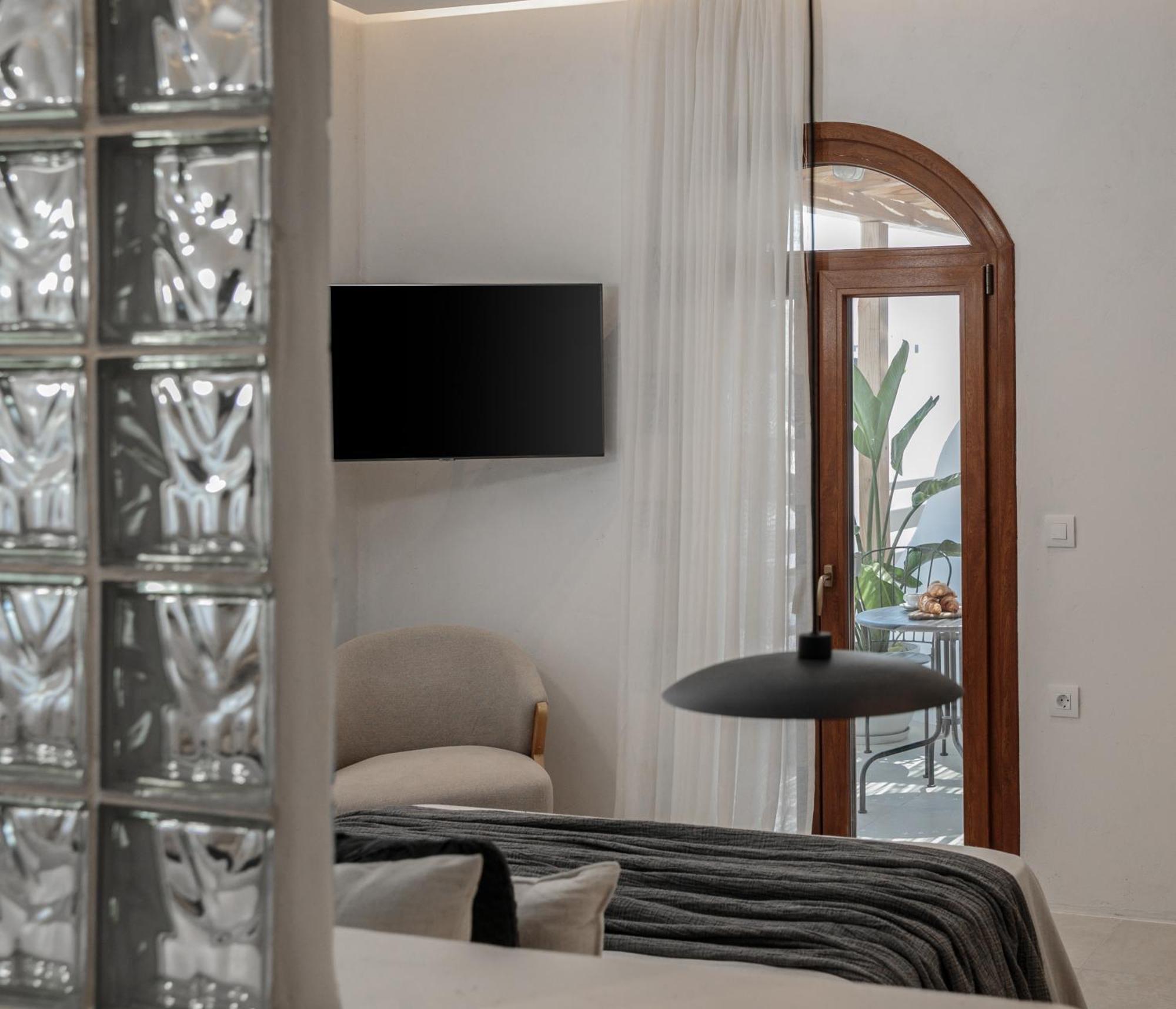 Naxian Aura Suites Naxos City Exteriör bild
